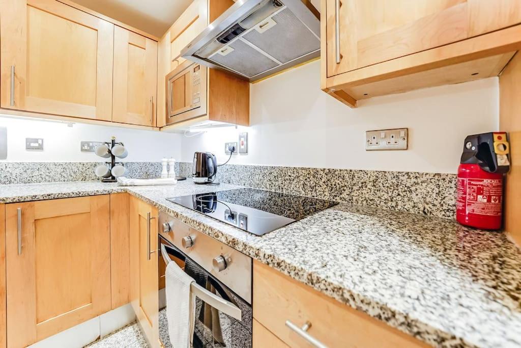 Spacious 1 Bedroom Apt Near Marble Arch ลอนดอน ภายนอก รูปภาพ