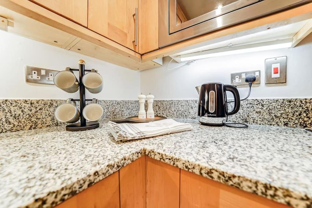 Spacious 1 Bedroom Apt Near Marble Arch ลอนดอน ภายนอก รูปภาพ